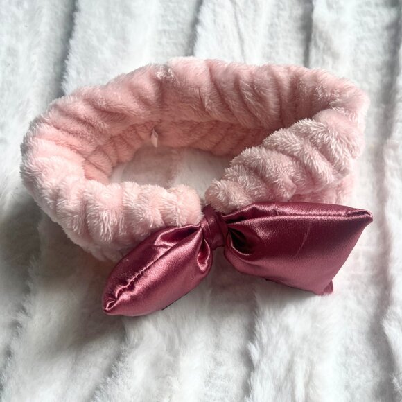 The Creme Shop Sanrio Hello Kitty Spa Headband Pink Satin Plush Makeup Bow Kawai - Picture 3 of 5